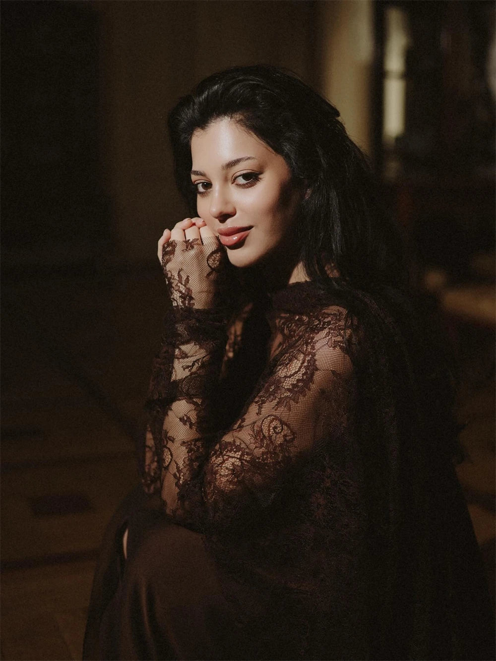 Robe de bal Sansa marron personnalisée fendue sur le devant et sur le côté, plissée avec châle, robe de soirée longue de cérémonie.