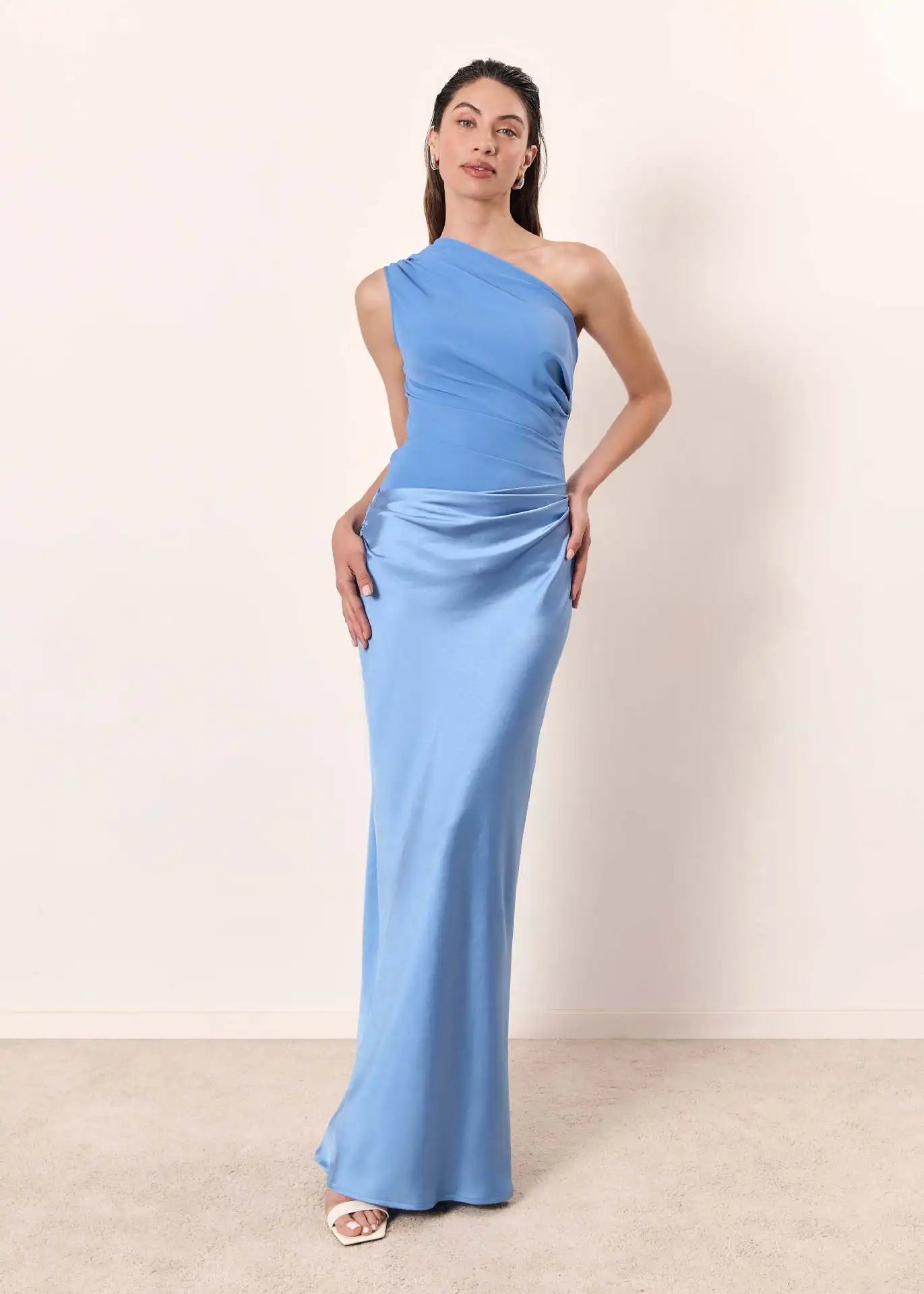 Robe longue asymétrique en satin patchwork, sans manches, taille haute, coupe cintrée, élégante, idéale pour les soirées en club ou les mariages.