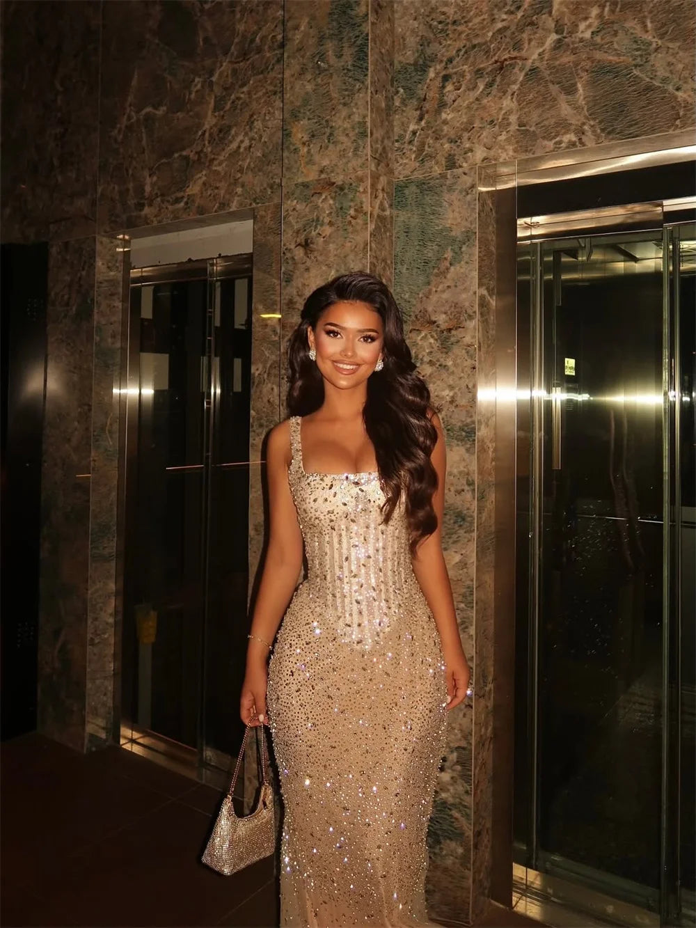 Contessa Dubai Custom Elegant Mermaid Court Train Prom Dress With Shiny Sequins vestidos de noche Square Collar party dress 2025